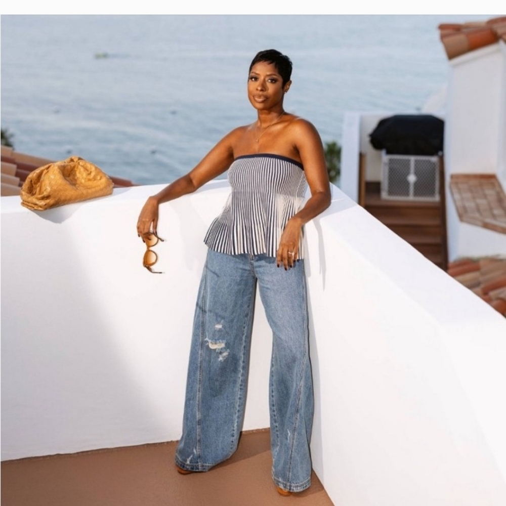 NWT! High-Rise Distressed Wide Leg Jeans Jenee Naylor Future Collective - 8 & 12